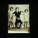 G 9: Photo/ postcard size/ portrait/black and white / mother with four children