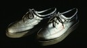 E 3: objet / Une paire de chaussures noires E 3: objet / Une paire de chaussures noires
