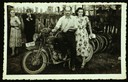F 10: photo / format carte postale / horizontal / noir blanc / Les parents F 10: photo / format carte postale / horizontal / noir blanc / Les parents