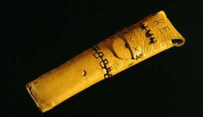 D 4: Objekt / Lederetui mit Füllfeder 