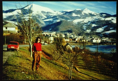 F 19: photo/ postcard size/ landscape/colour /at the entrance to the place where I was born